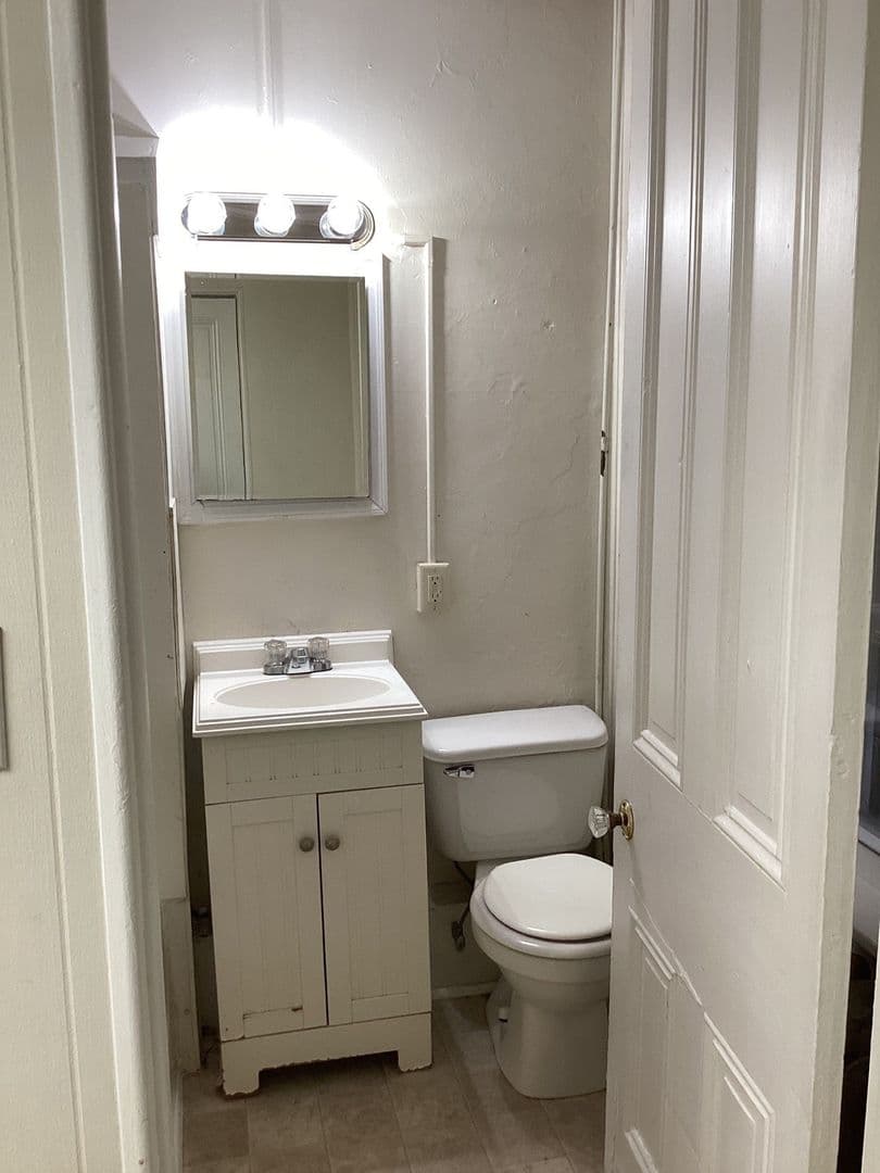 Chambersburg Apartment: 149 S Main St
