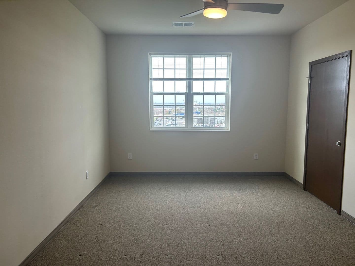 Madison Apartment: 5440 Congress Ave