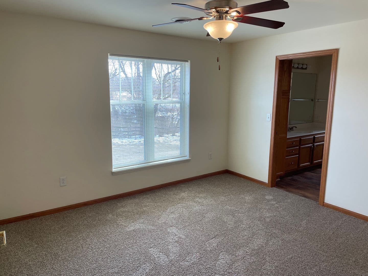 Madison Apartment: 925 Harrington Dr
