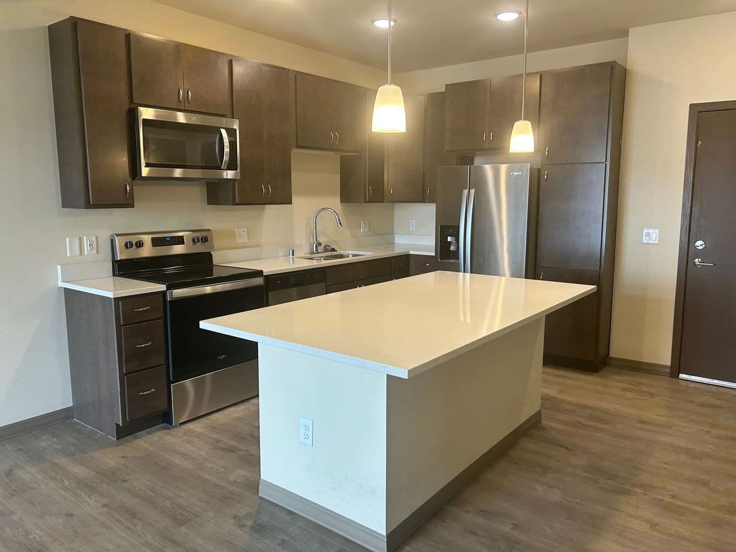 Madison Apartment: 5440 Congress Ave