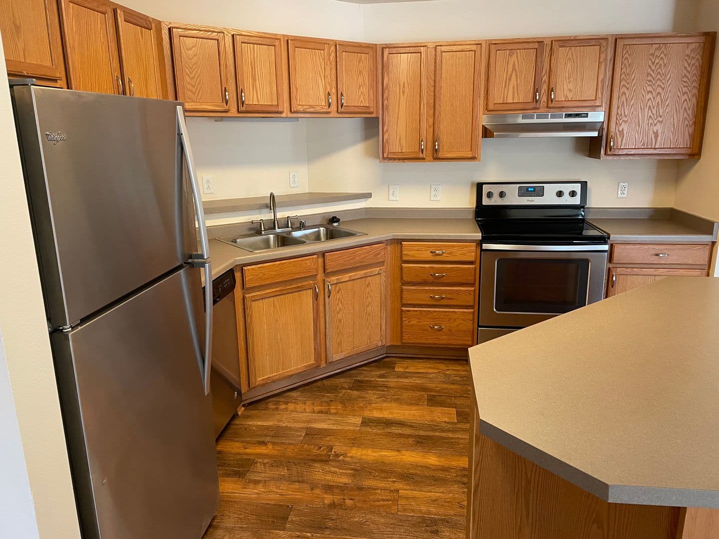 Madison Apartment: 925 Harrington Dr