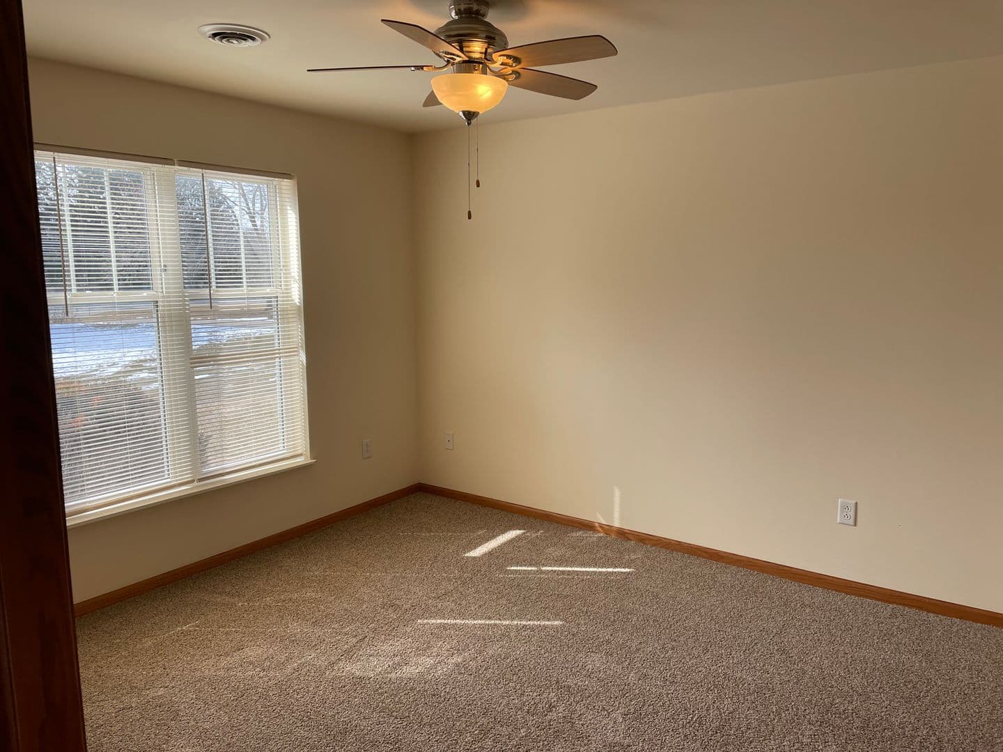 Madison Apartment: 925 Harrington Dr