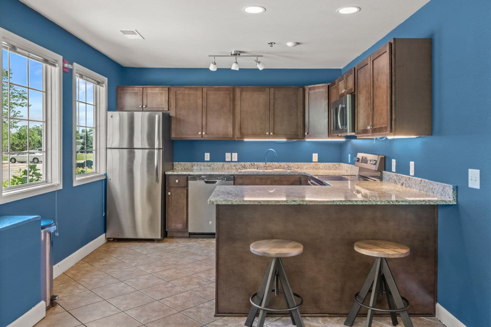Madison Apartment: 5440 Congress Ave