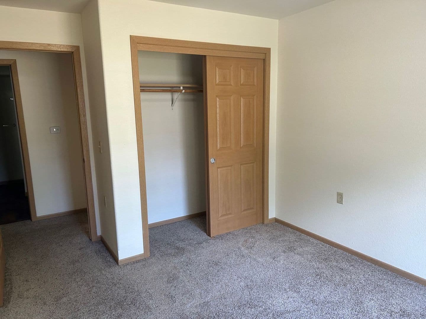 Madison Apartment: 5440 Congress Ave