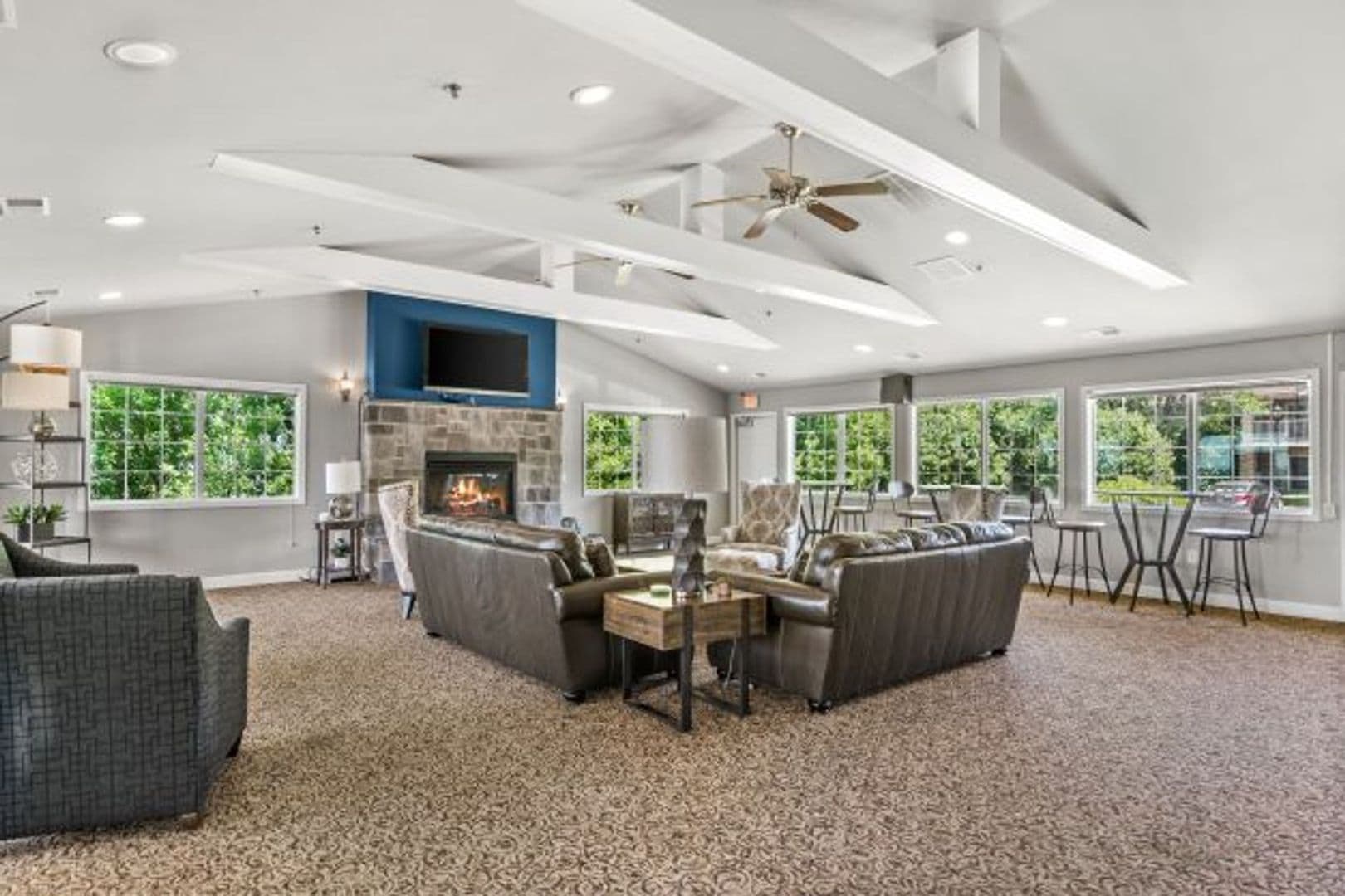 Madison Apartment: 5440 Congress Ave