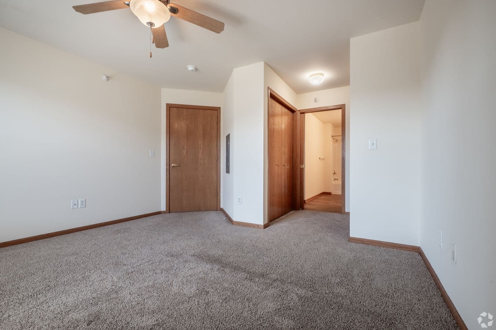 Madison Apartment: 925 Harrington Dr