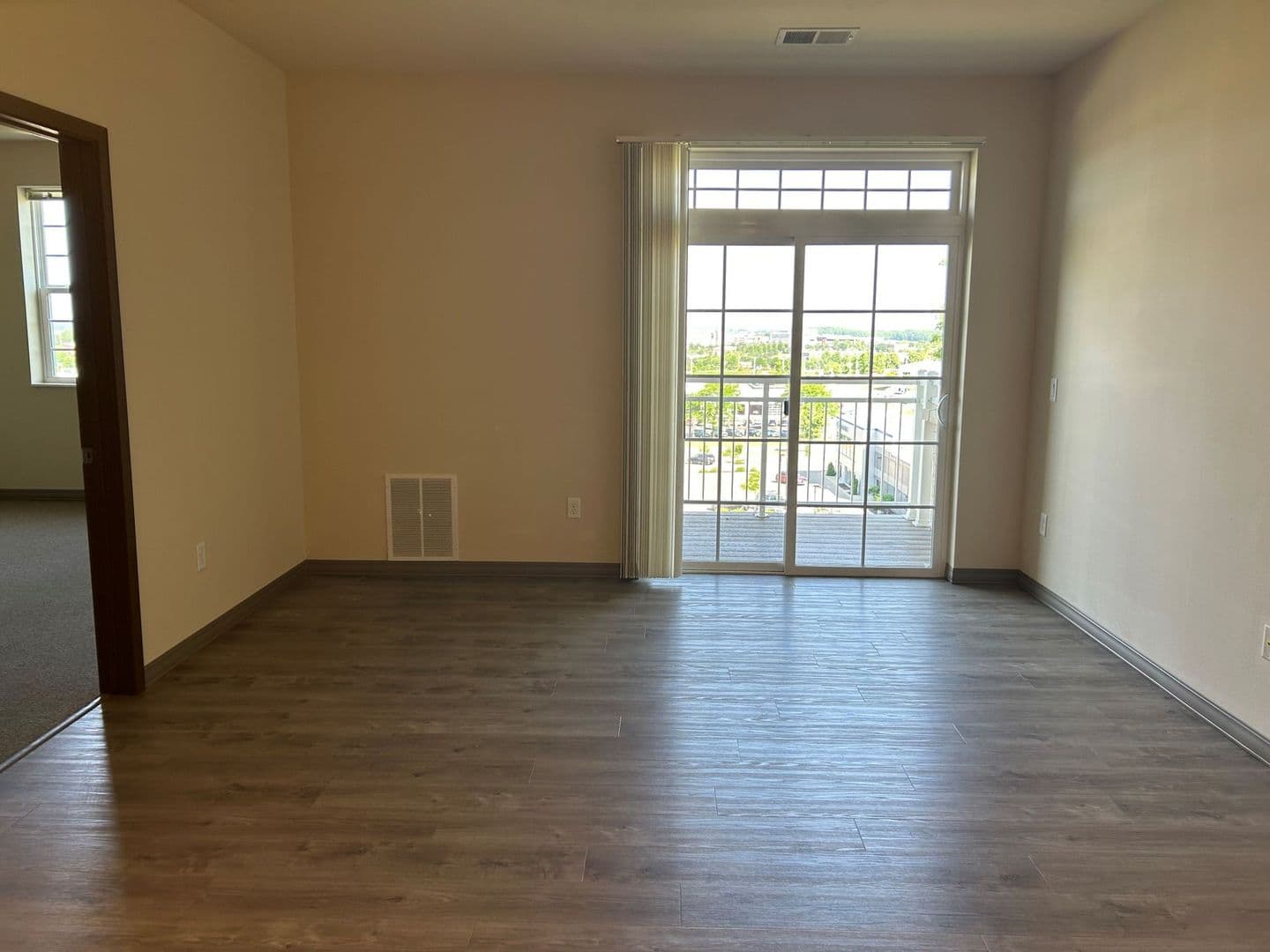 Madison Apartment: 5440 Congress Ave