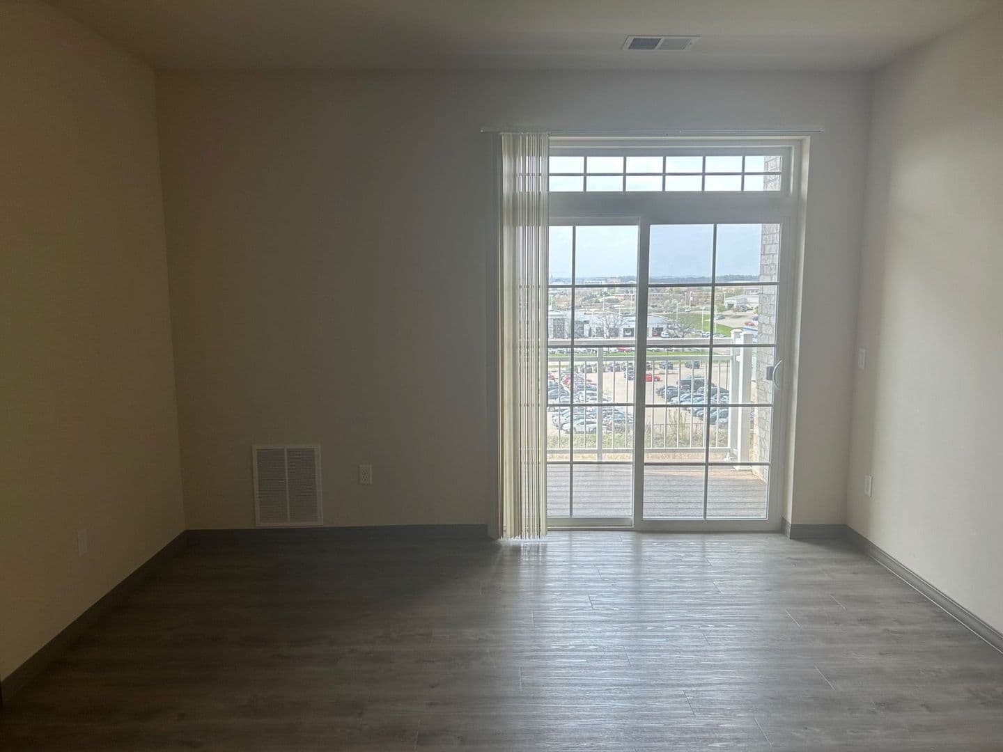 Madison Apartment: 5440 Congress Ave