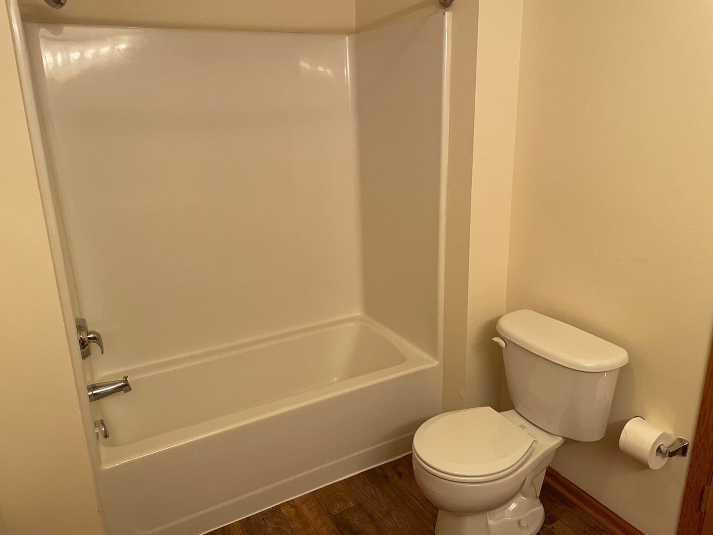 Madison Apartment: 925 Harrington Dr