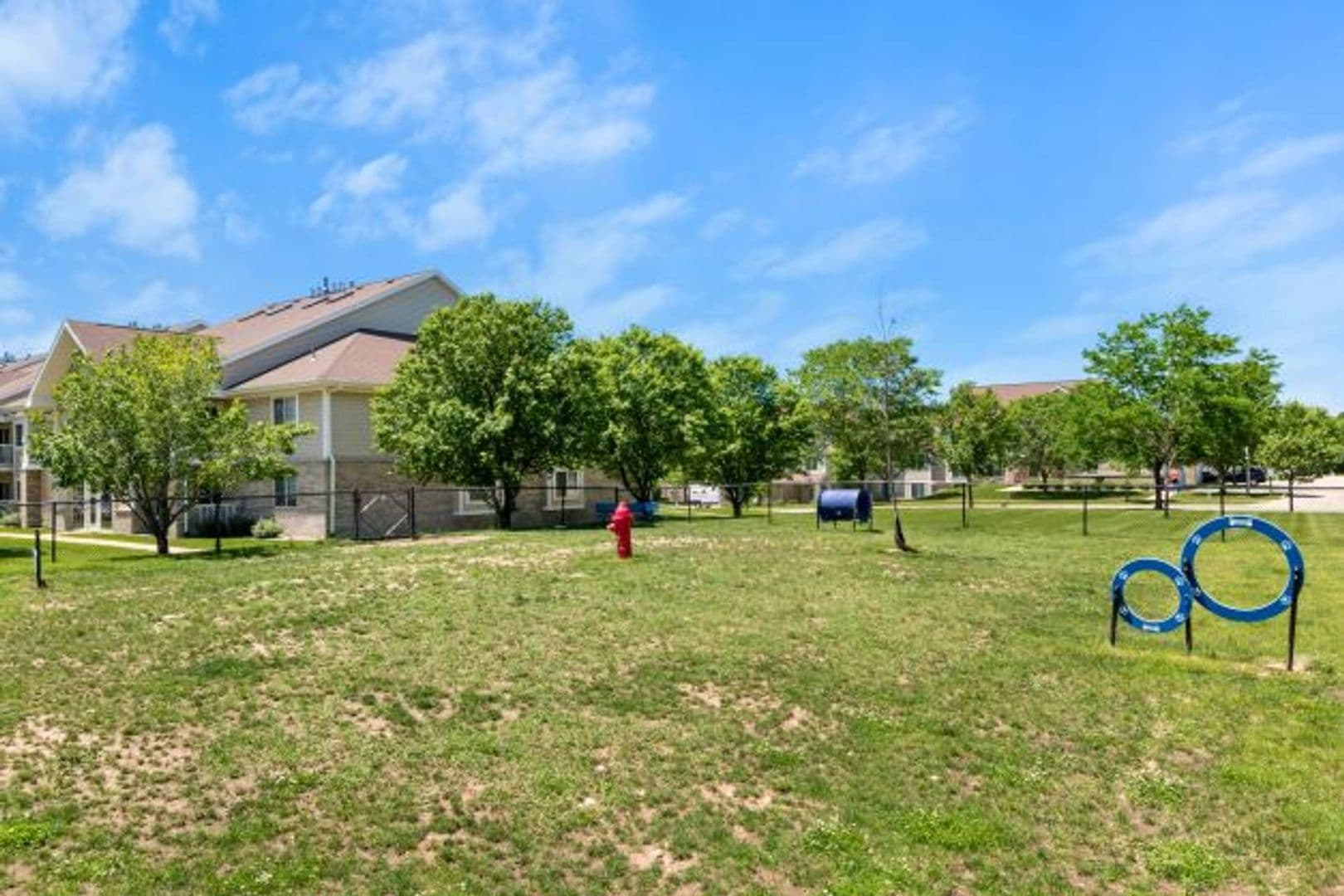 Madison Apartment: 5440 Congress Ave