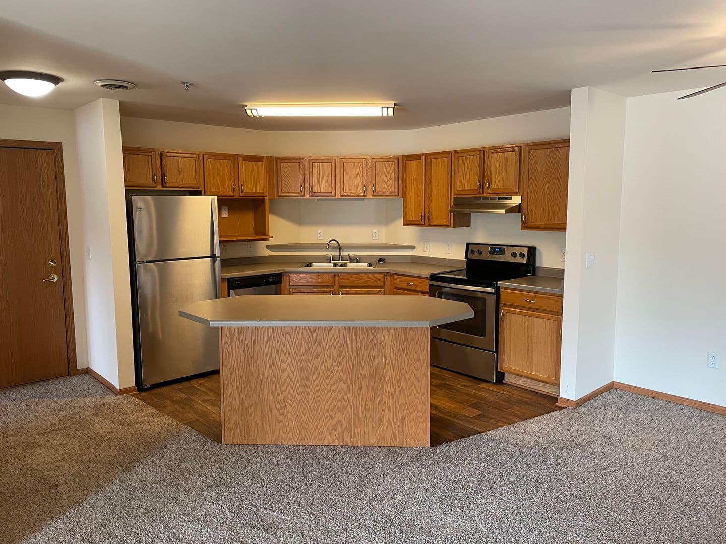 Madison Apartment: 925 Harrington Dr