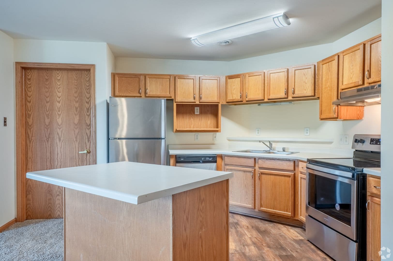 Madison Apartment: 925 Harrington Dr