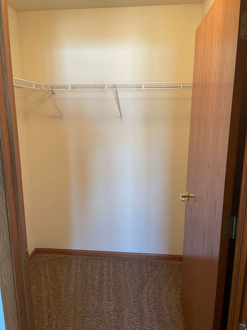 Madison Apartment: 925 Harrington Dr