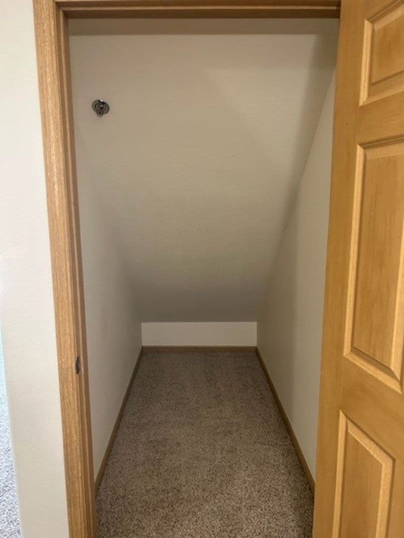 Madison Apartment: 5440 Congress Ave