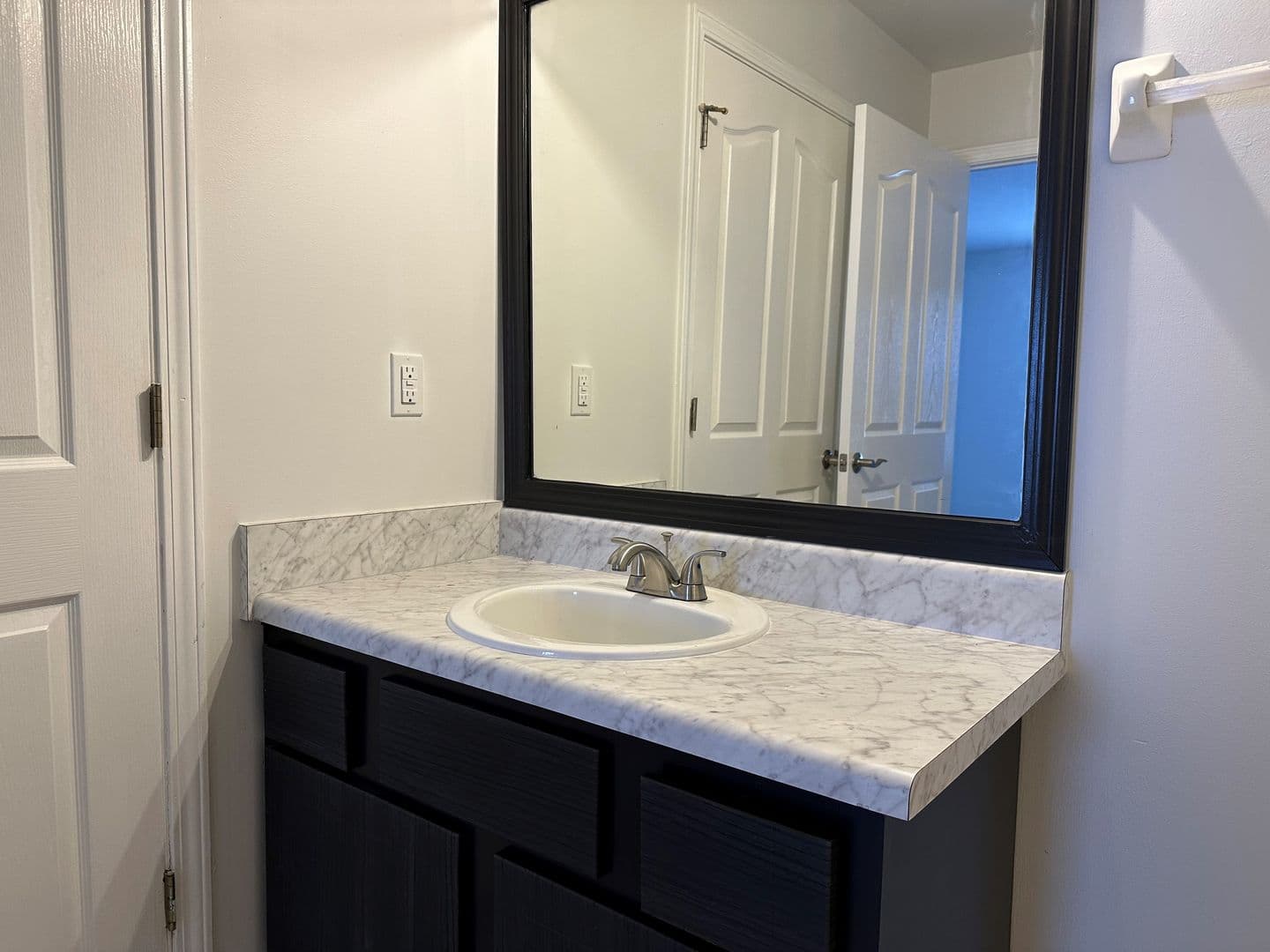 Hernando Apartment: 284 Fountain Lane