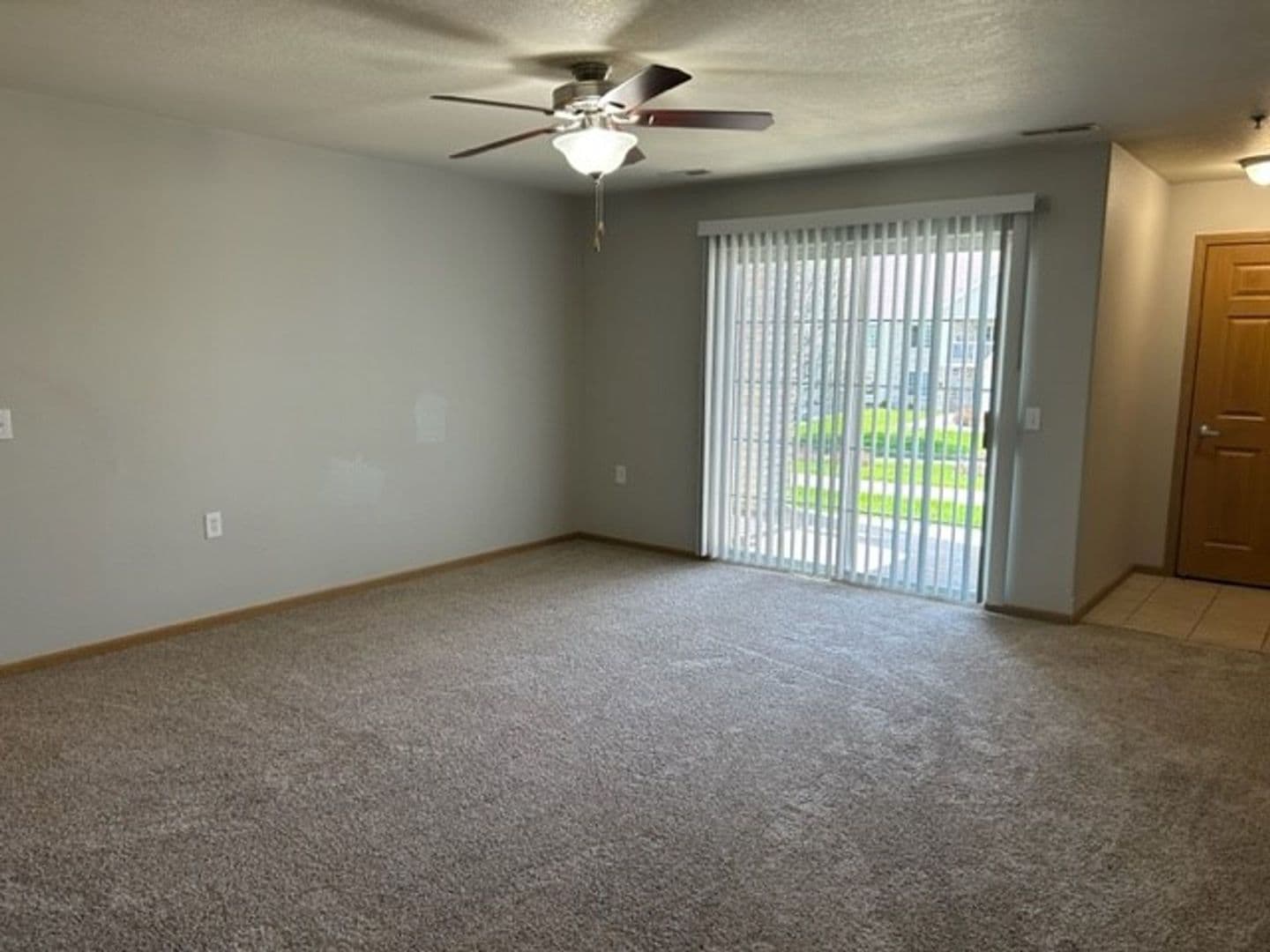 Madison Apartment: 5440 Congress Ave