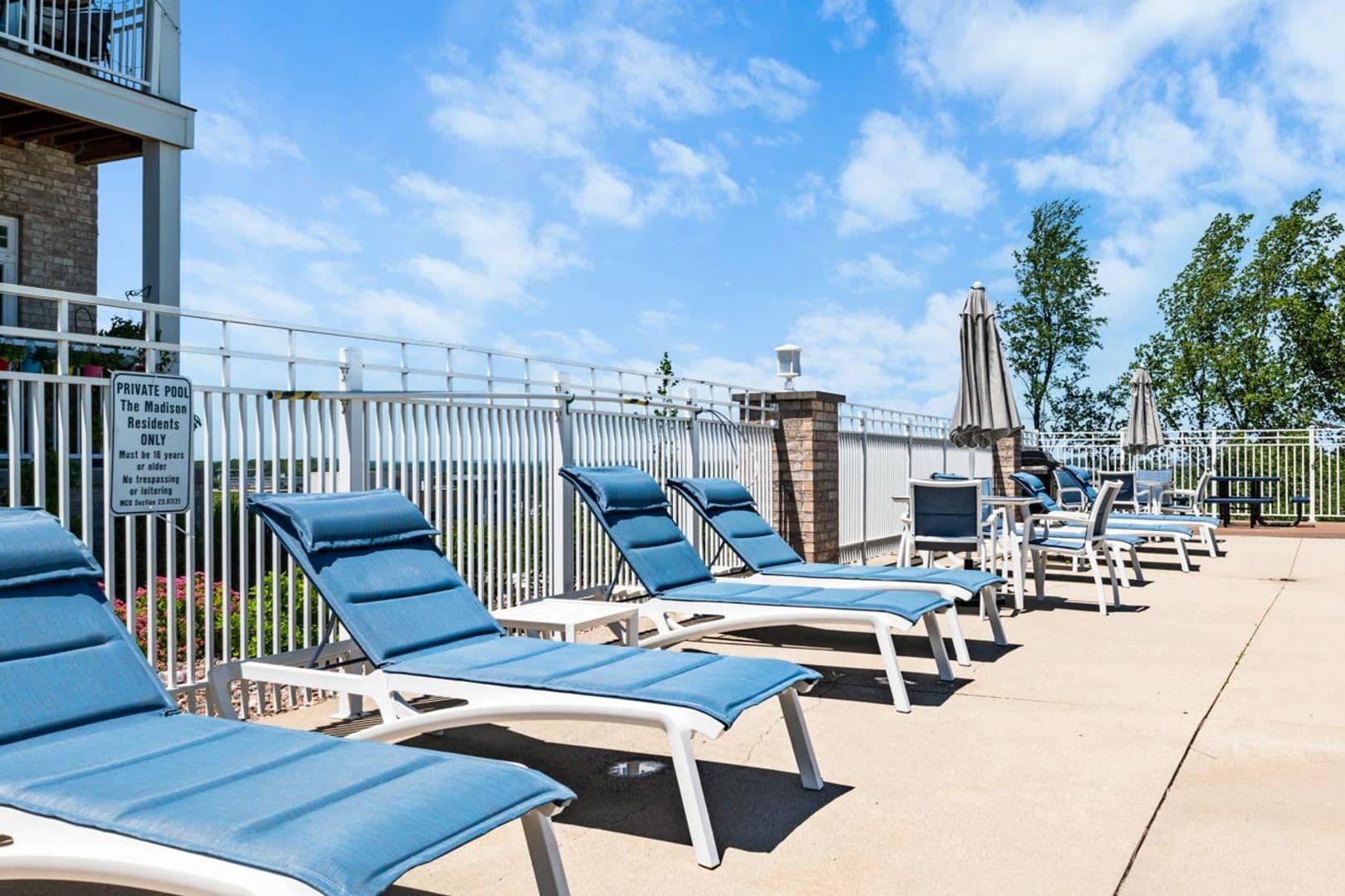 Madison Apartment: 5440 Congress Ave