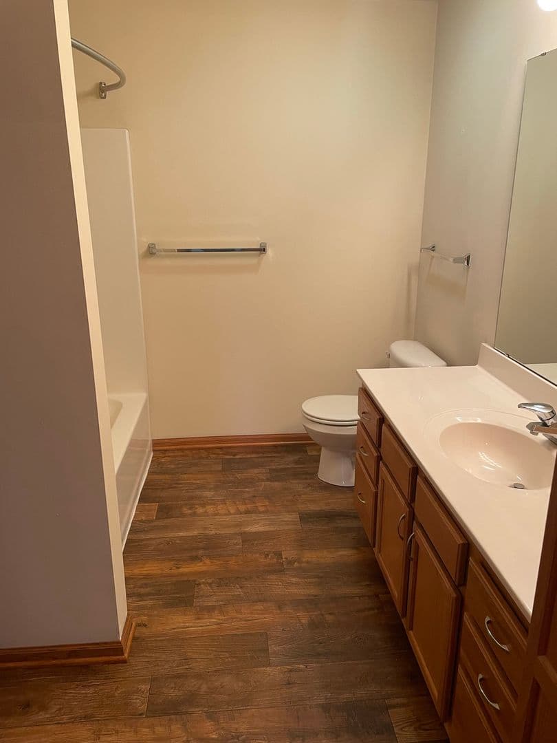 Madison Apartment: 925 Harrington Dr