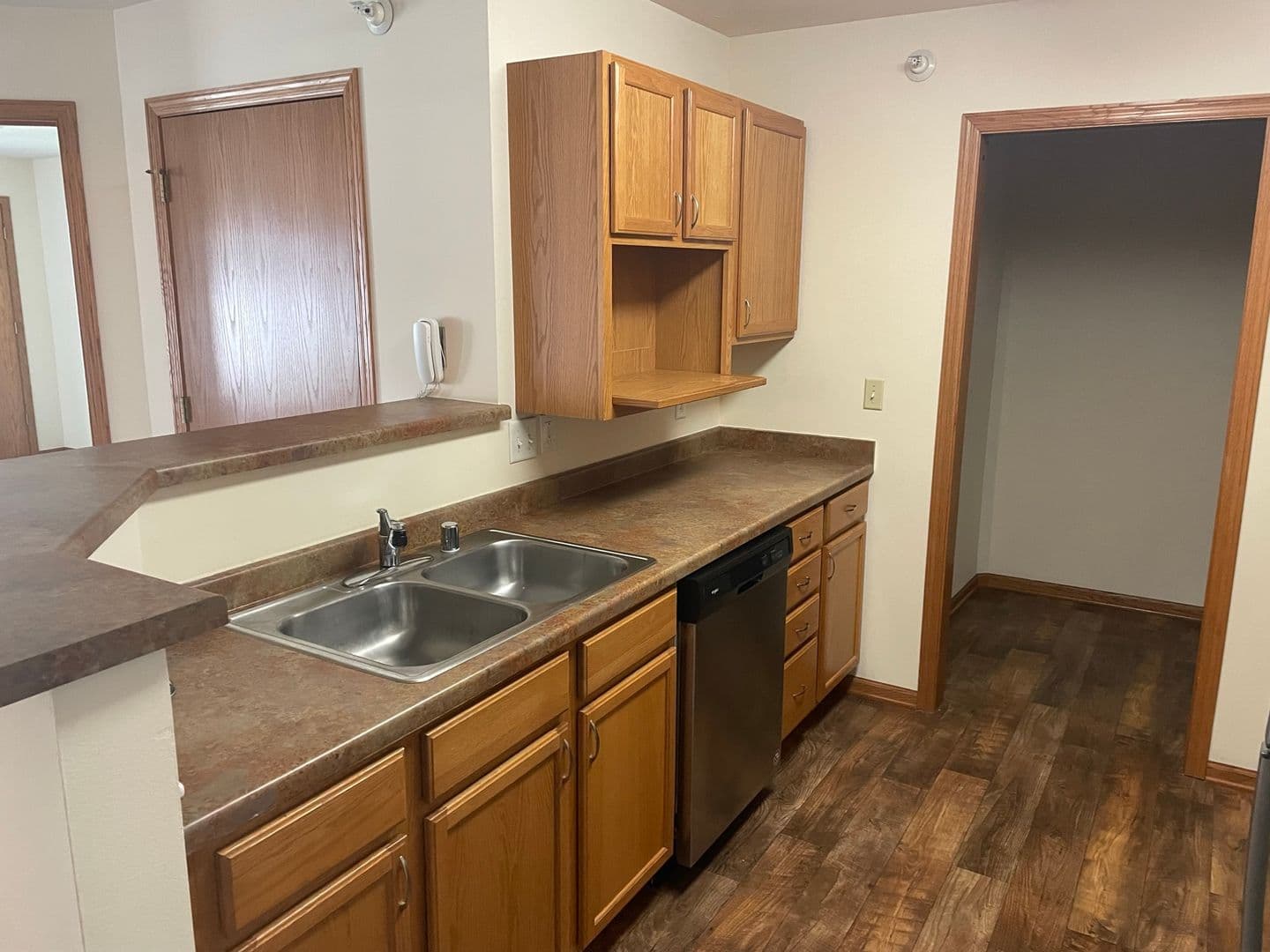 Madison Apartment: 925 Harrington Dr