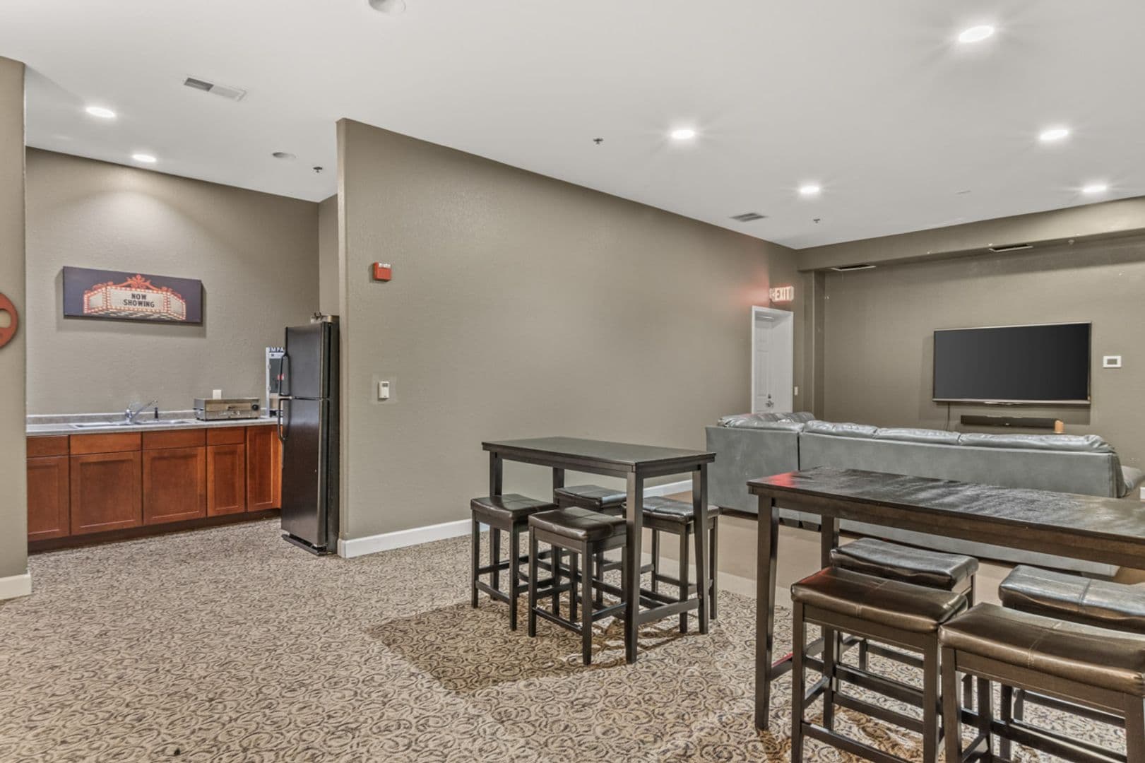 Madison Apartment: 5440 Congress Ave