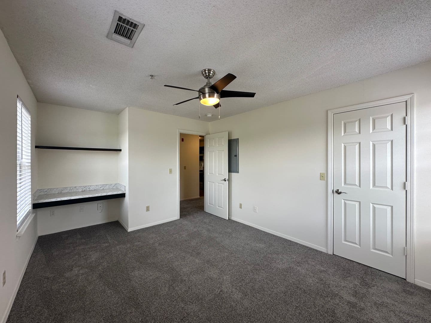 Horn Lake Apartment: 4375 Highway 51 North