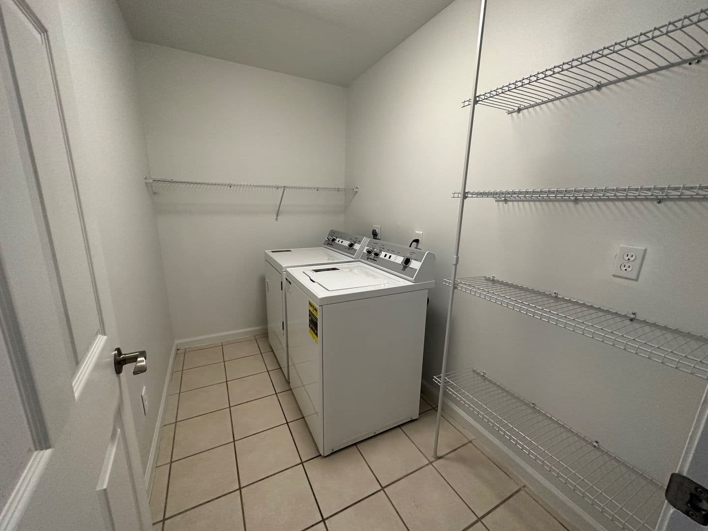 Hernando Apartment: 284 Fountain Lane
