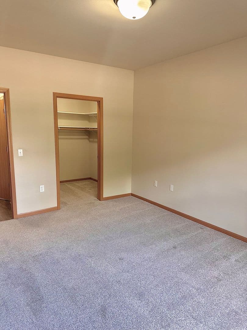 Monona Apartment: 5001 Monona Drive