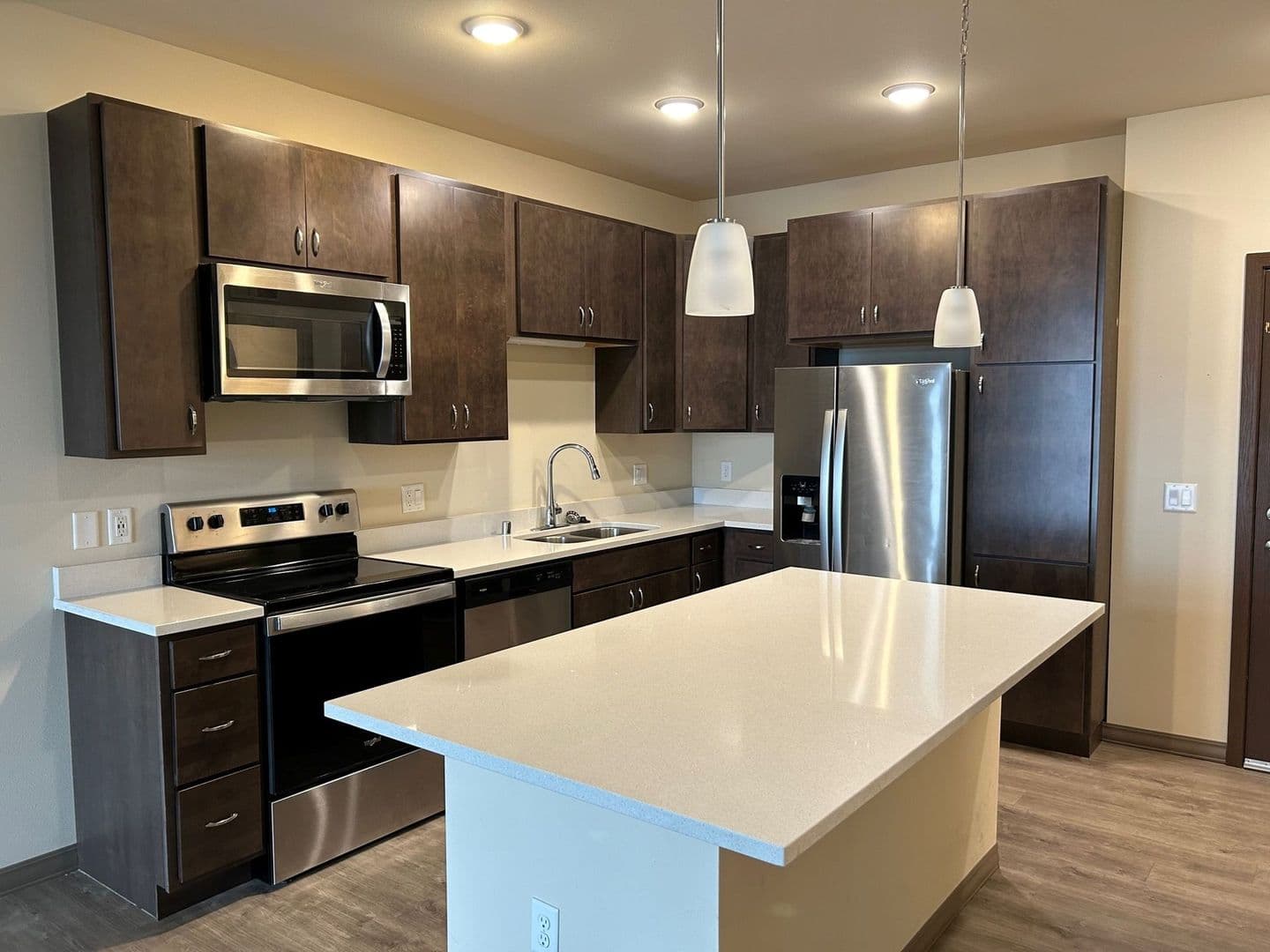 Madison Apartment: 5440 Congress Ave