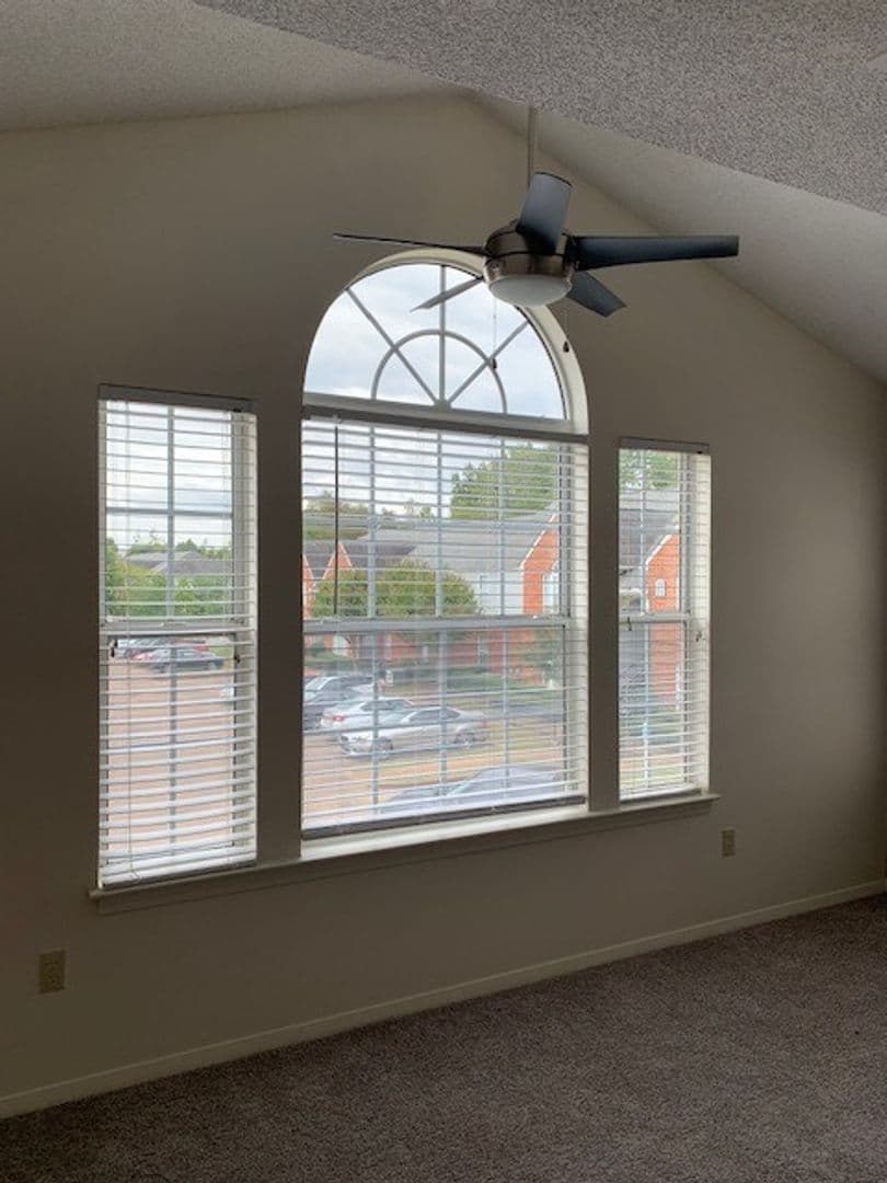 Horn Lake Apartment: 4375 Highway 51 North