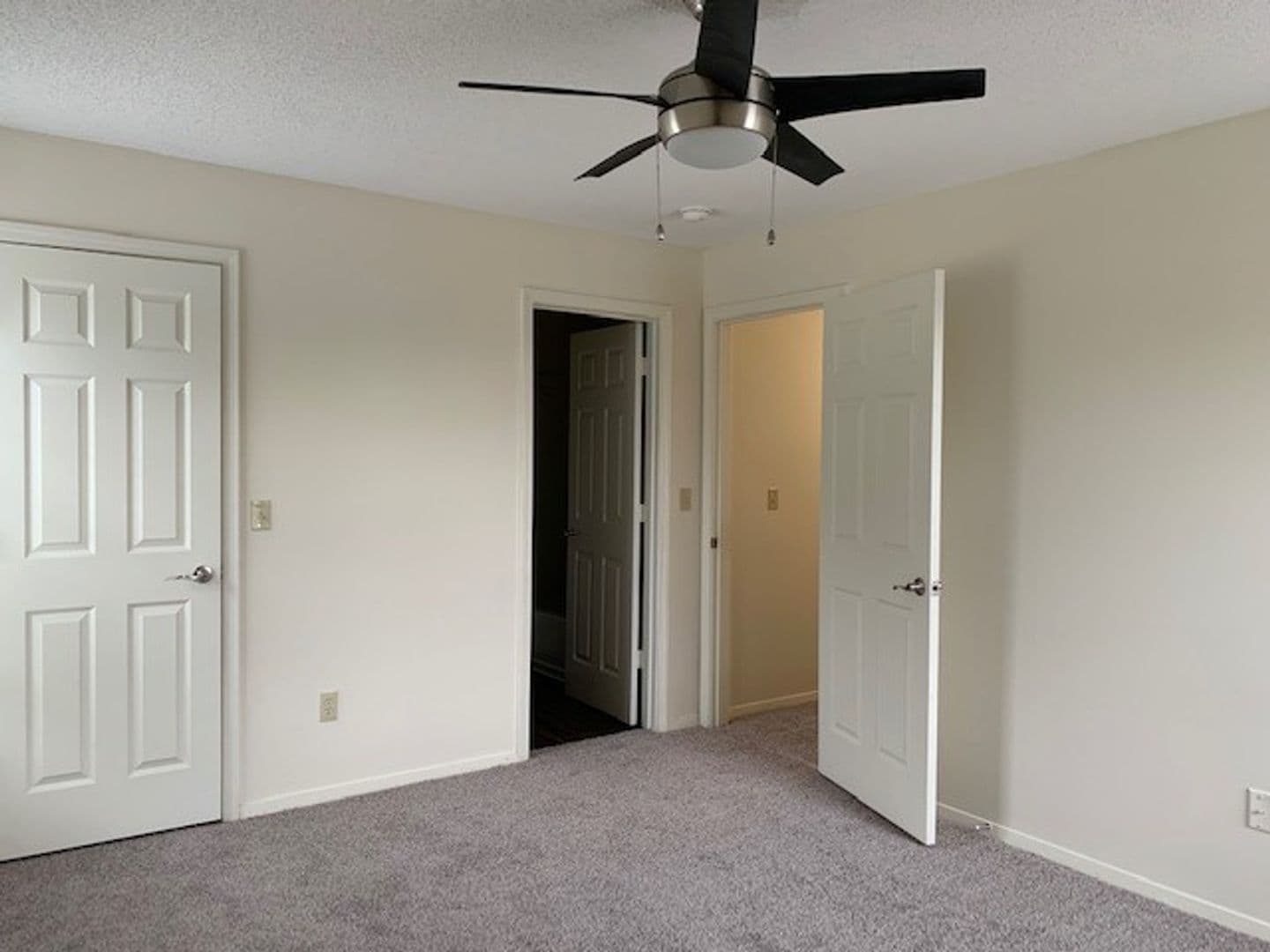 Horn Lake Apartment: 4375 Highway 51 North