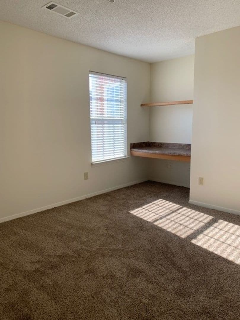 Horn Lake Apartment: 4375 Highway 51 North