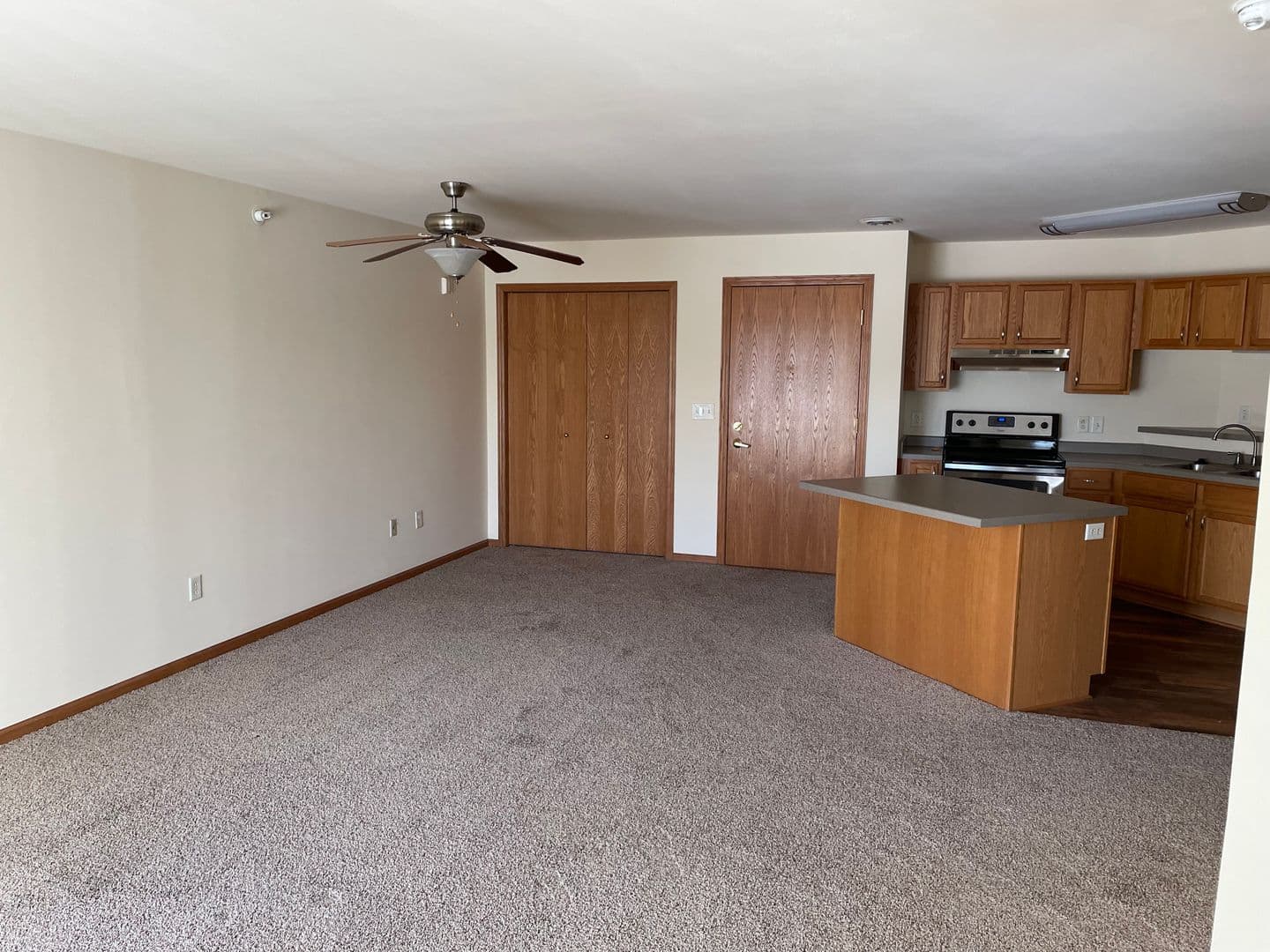 Madison Apartment: 925 Harrington Dr