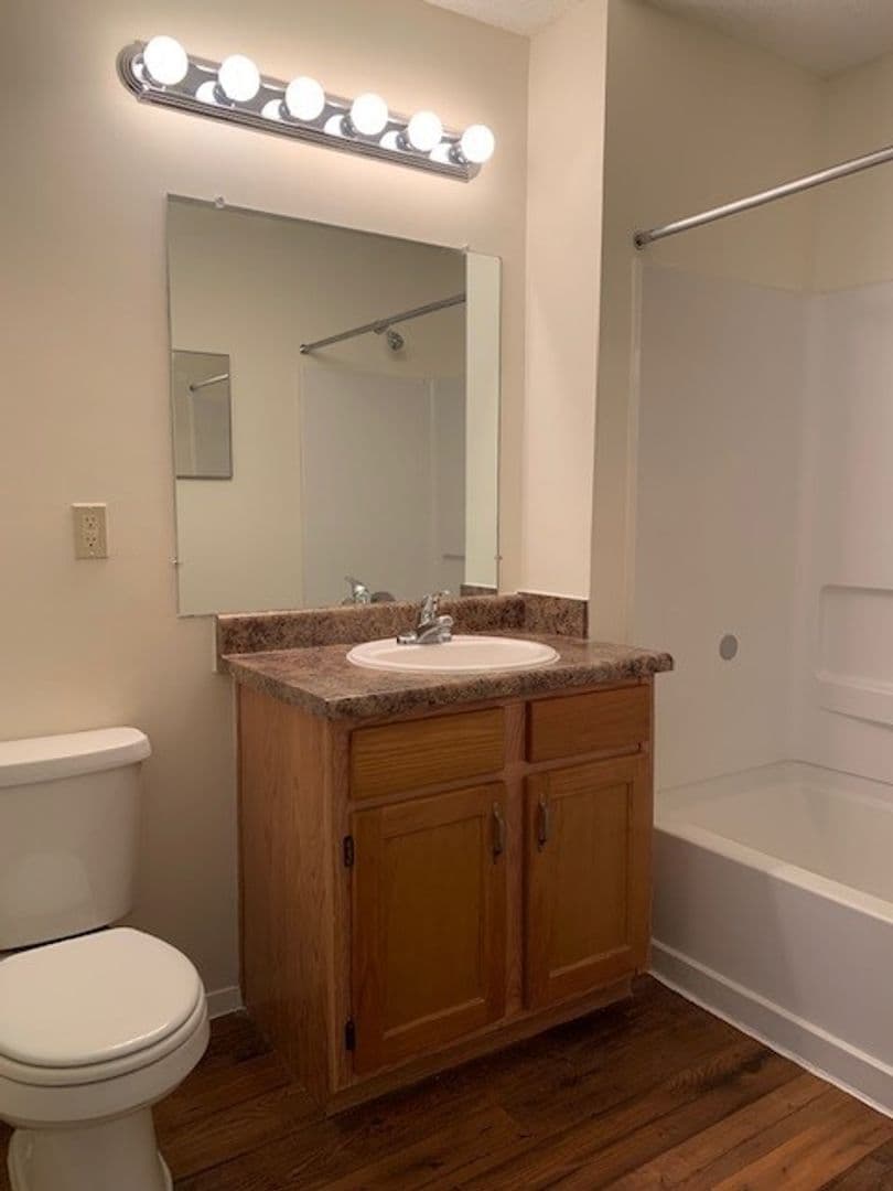 Horn Lake Apartment: 4375 Highway 51 North