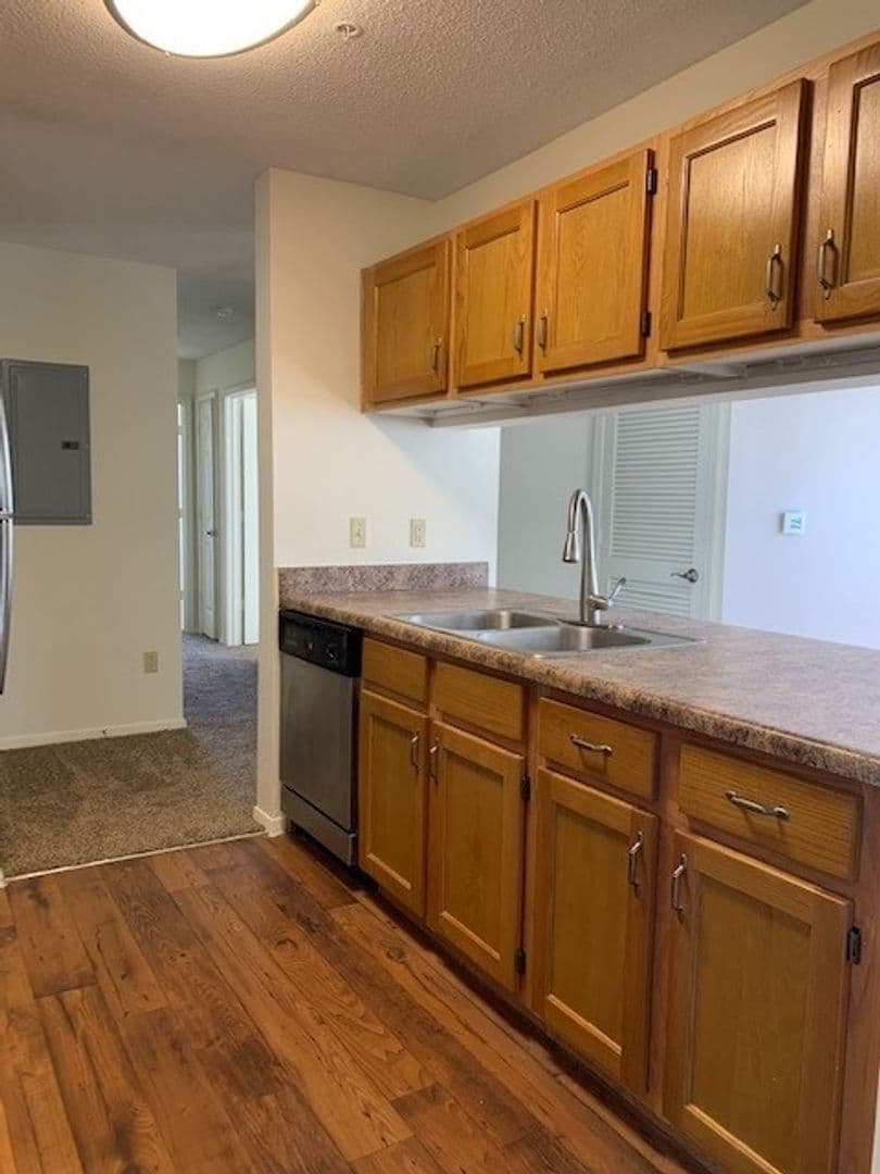 Horn Lake Apartment: 4375 Highway 51 North