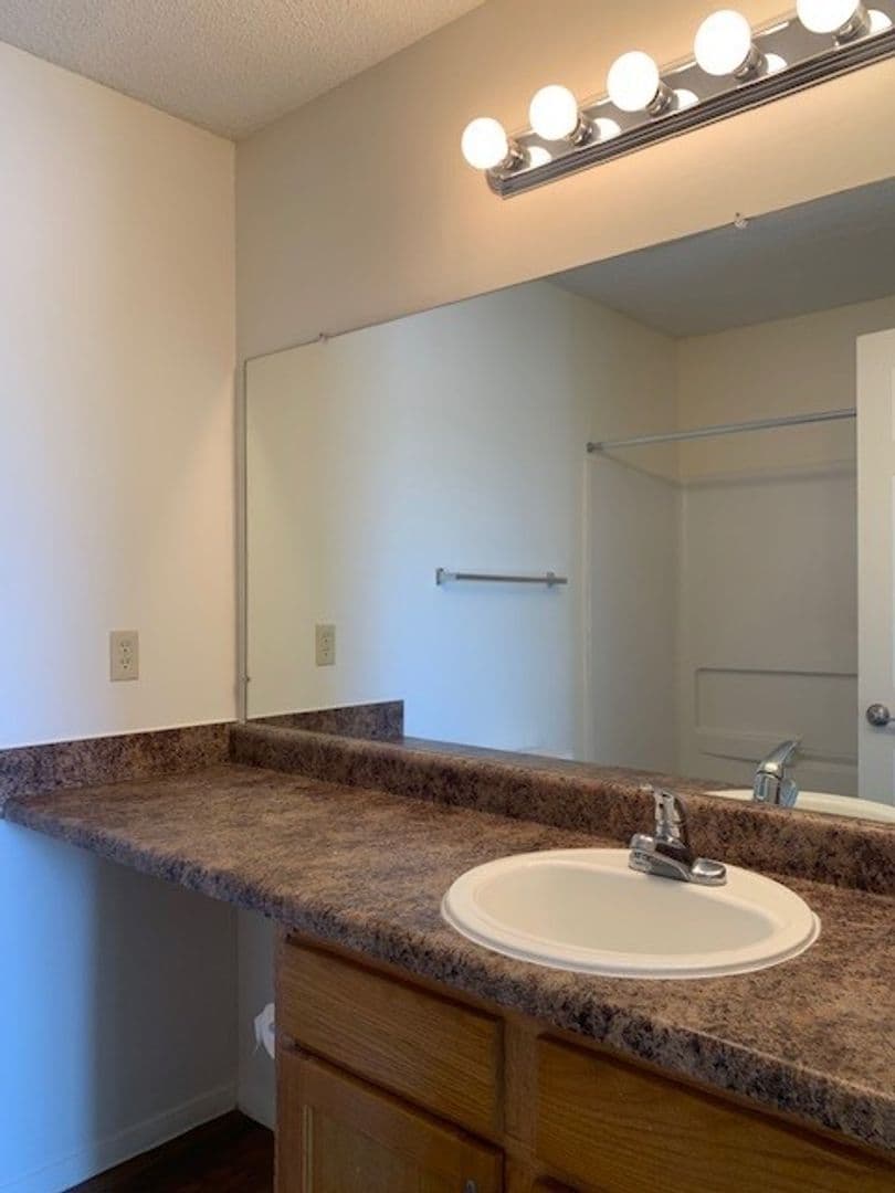 Horn Lake Apartment: 4375 Highway 51 North