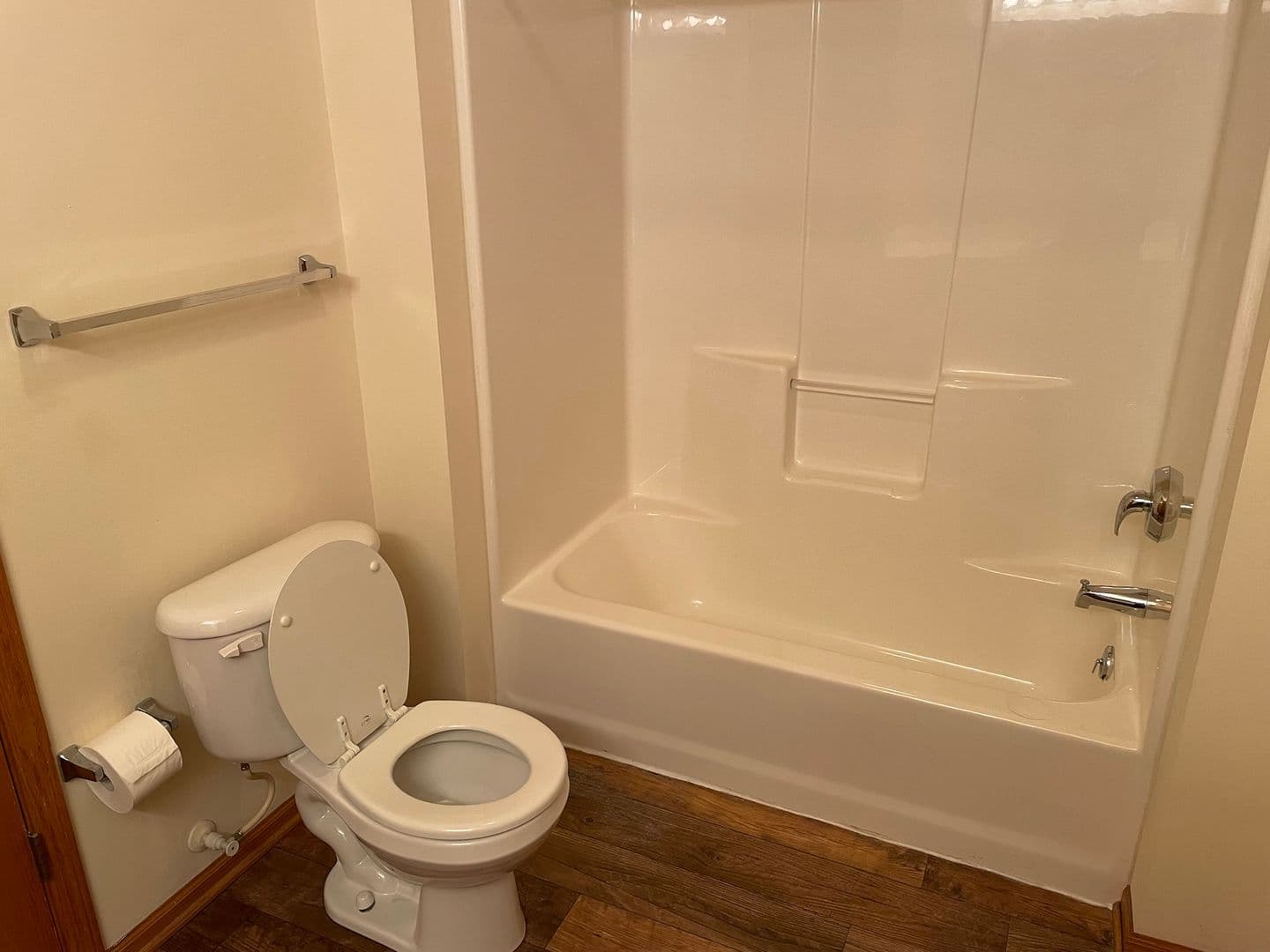 Madison Apartment: 925 Harrington Dr