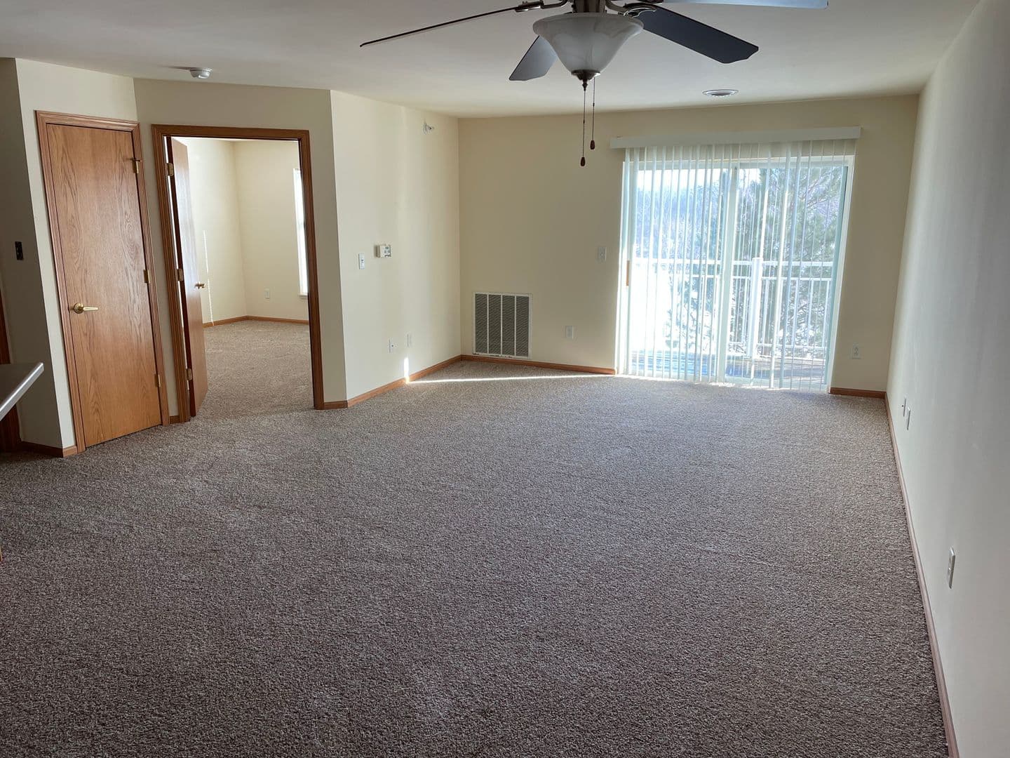 Madison Apartment: 925 Harrington Dr