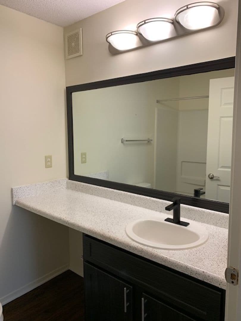 Horn Lake Apartment: 4375 Highway 51 North
