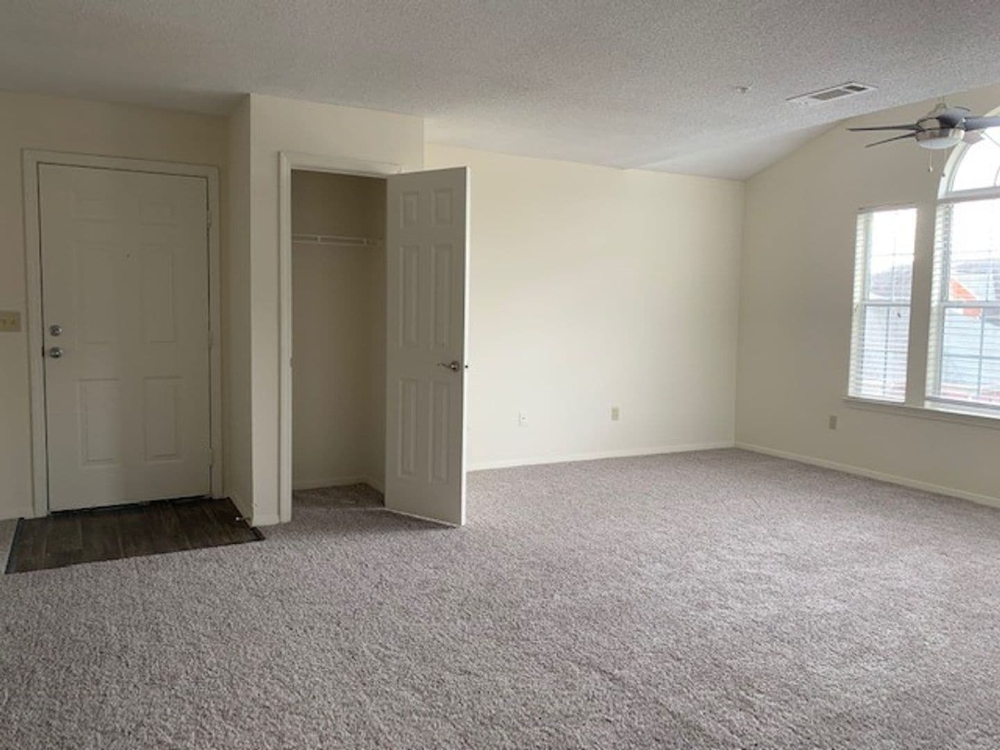 Horn Lake Apartment: 4375 Highway 51 North