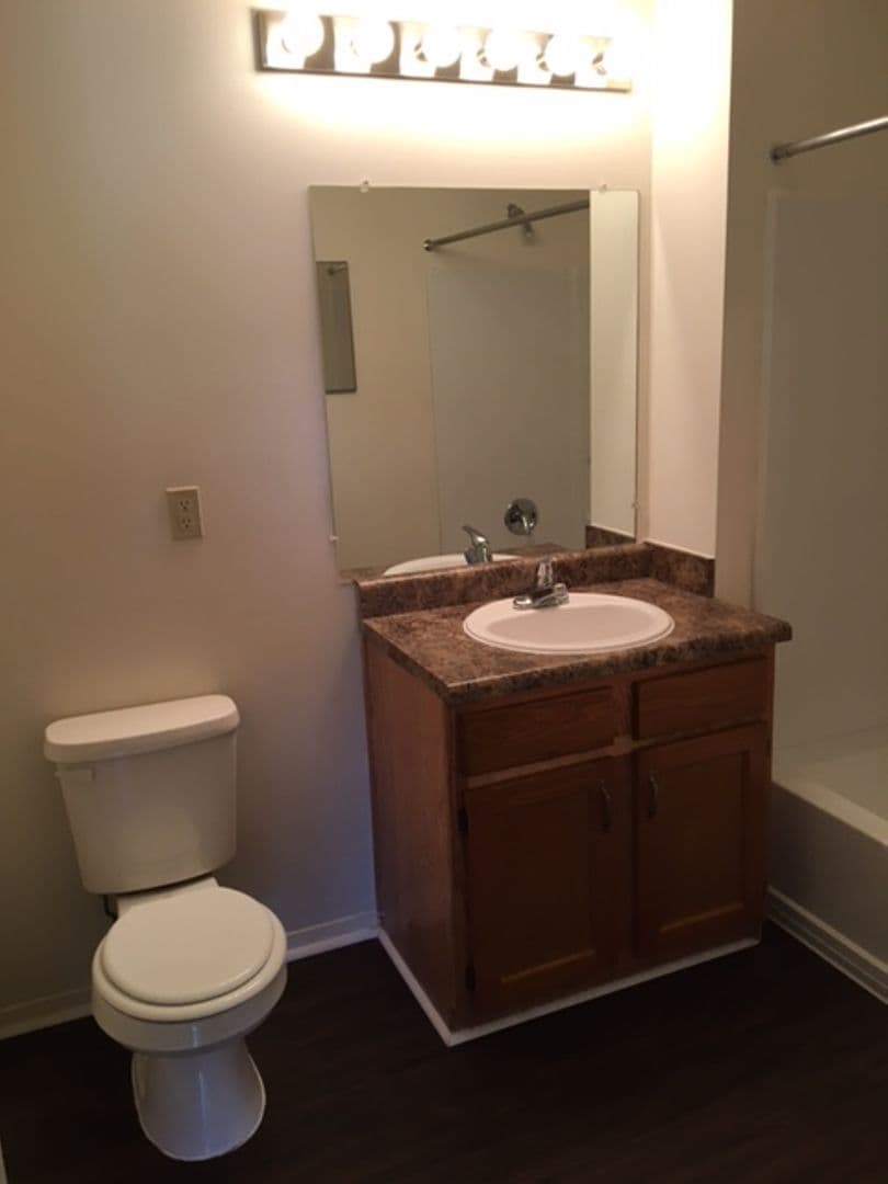 Horn Lake Apartment: 4375 Highway 51 North
