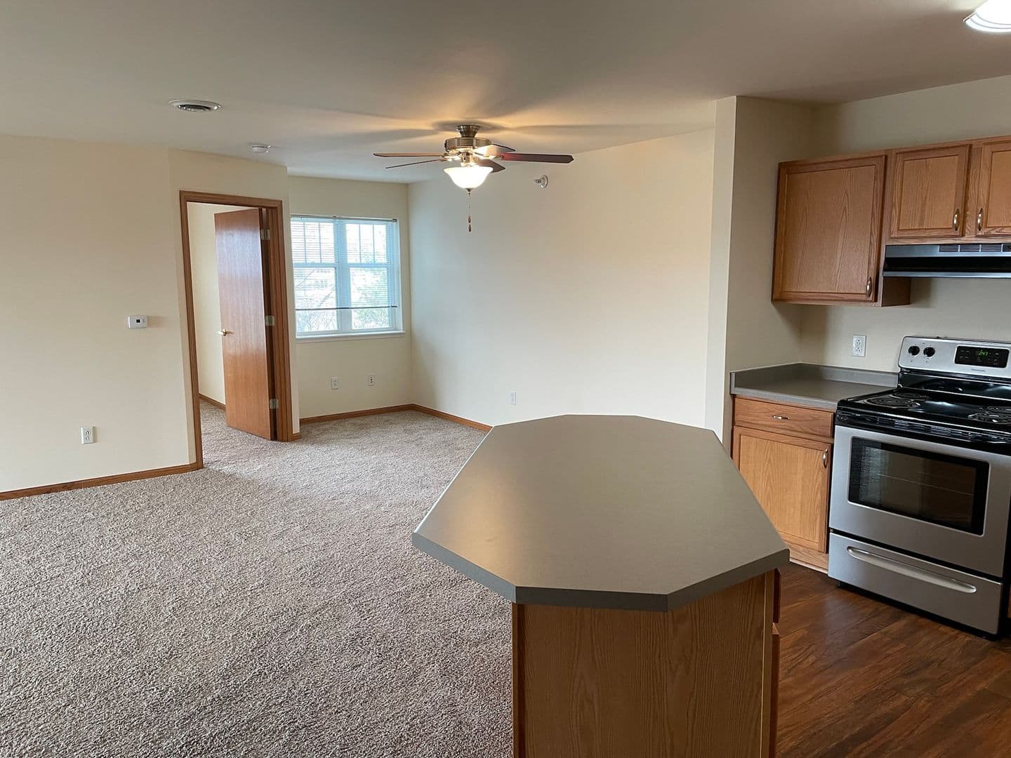 Madison Apartment: 925 Harrington Dr