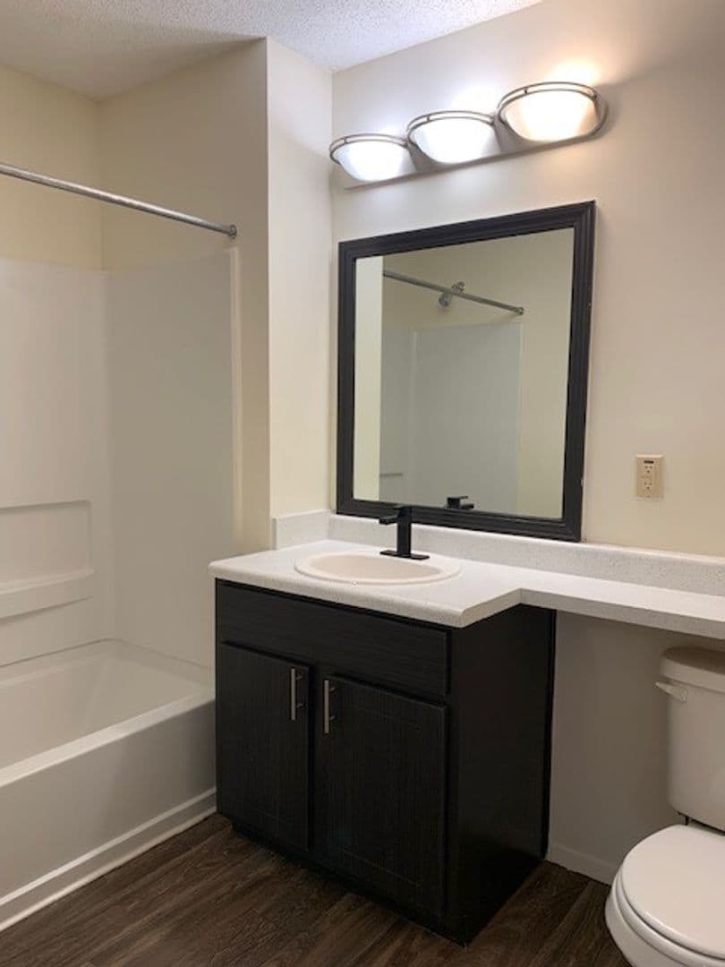 Horn Lake Apartment: 4375 Highway 51 North