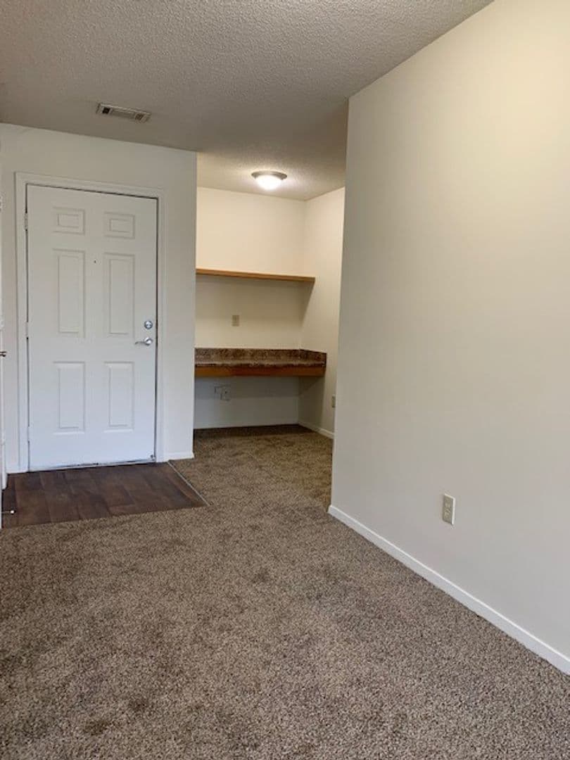 Horn Lake Apartment: 4375 Highway 51 North