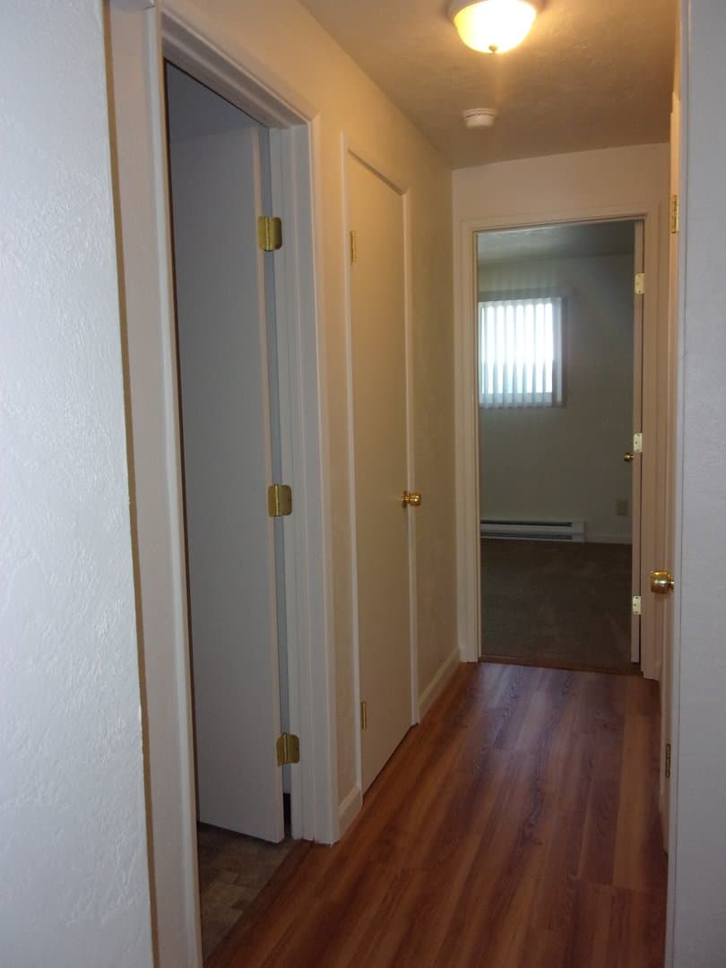 Salem Apartment: 1253 Royvonne Ave. SE