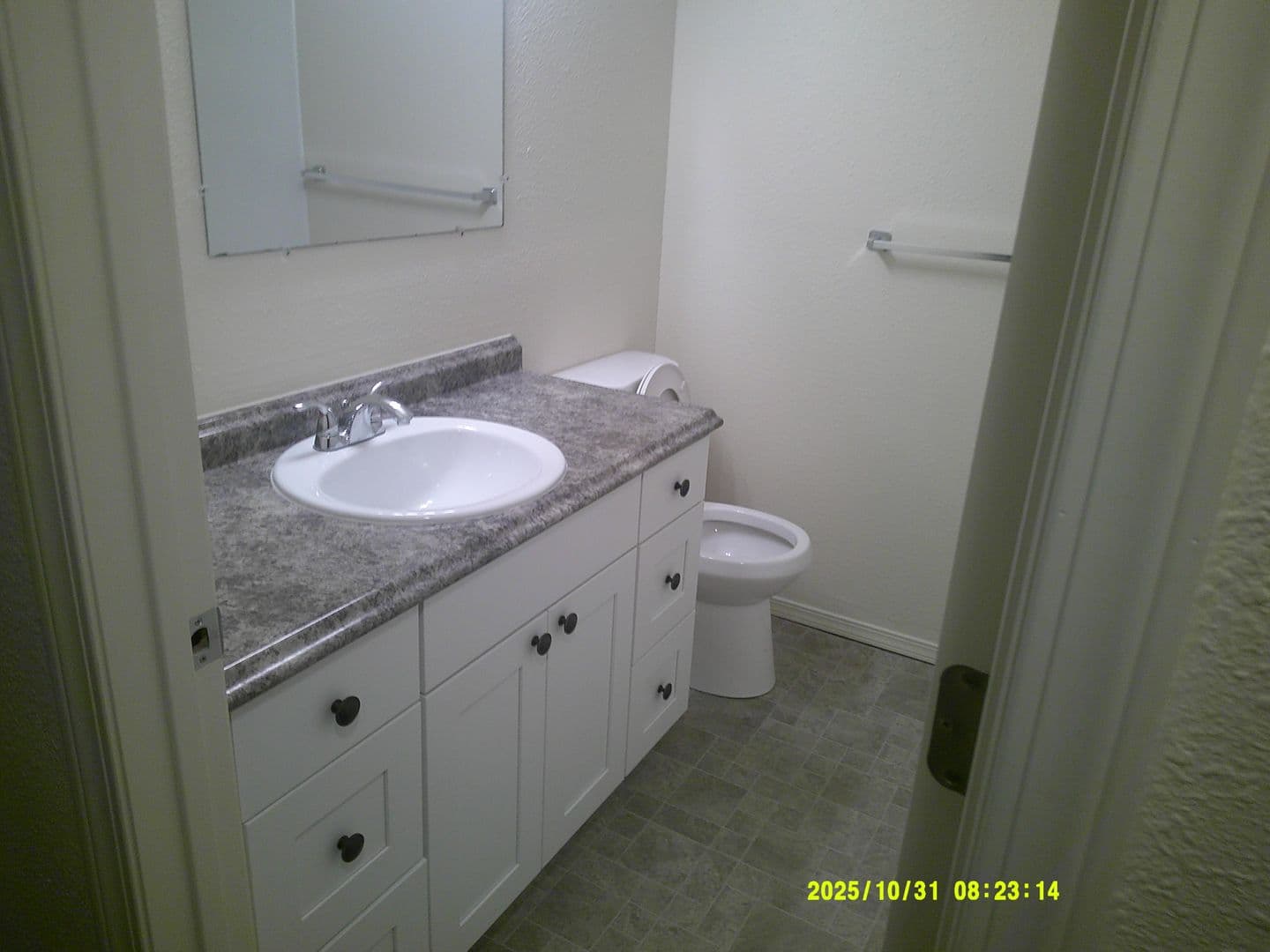 Salem Apartment: 1253 Royvonne Ave. SE