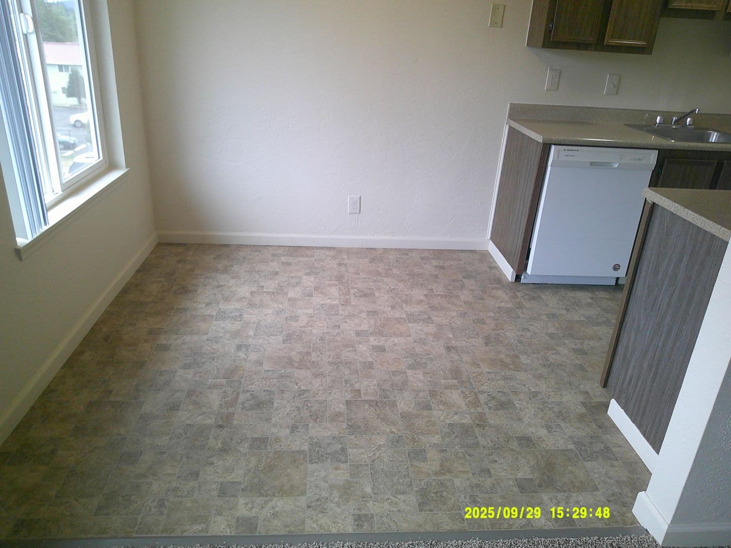 Salem Apartment: 1253 Royvonne Ave. SE