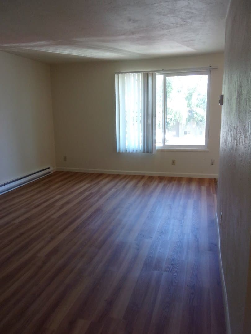 Salem Apartment: 1253 Royvonne Ave. SE