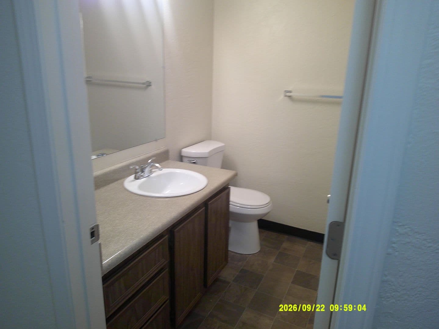 Salem Apartment: 1253 Royvonne Ave. SE