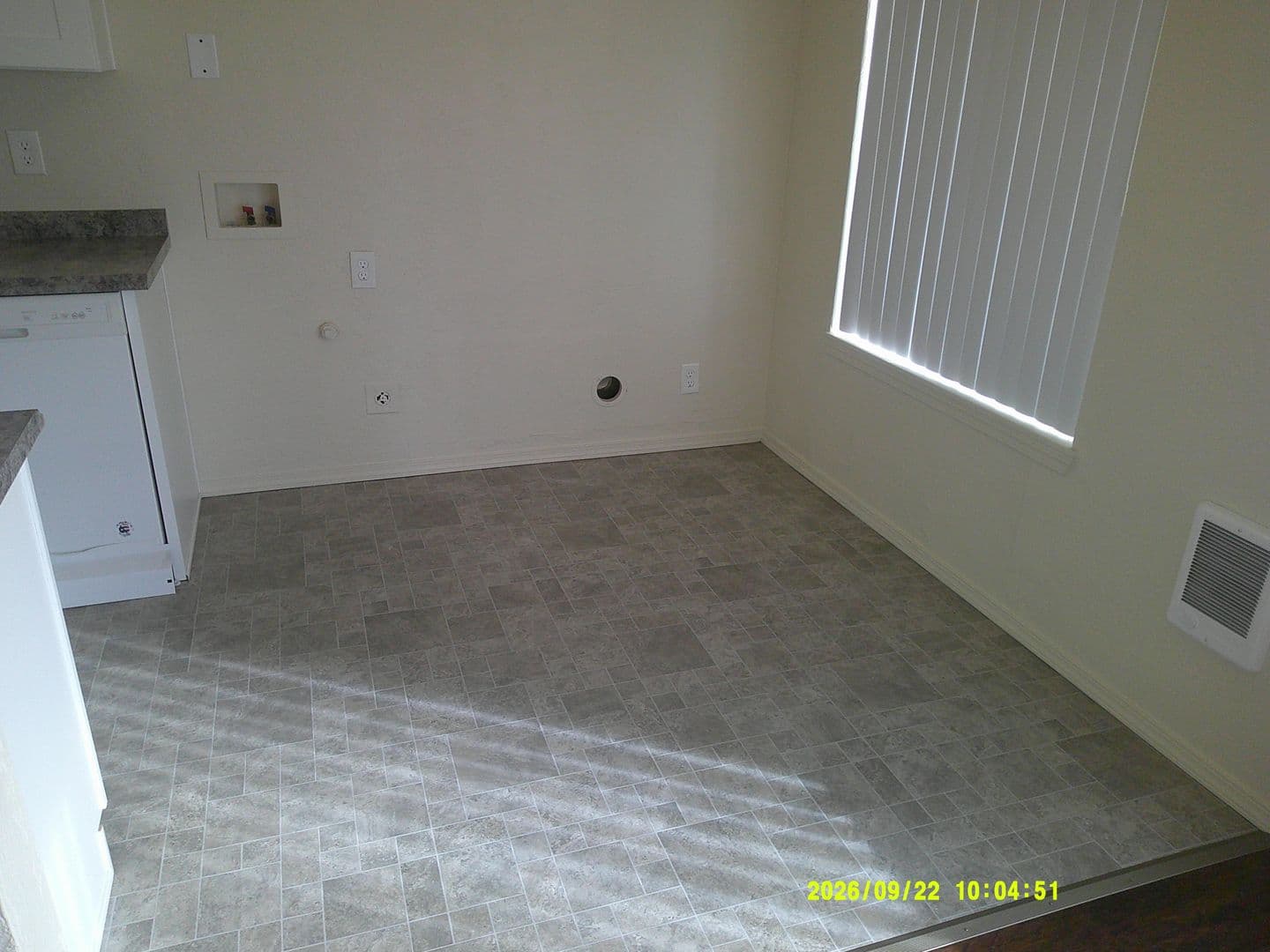 Salem Apartment: 1253 Royvonne Ave. SE
