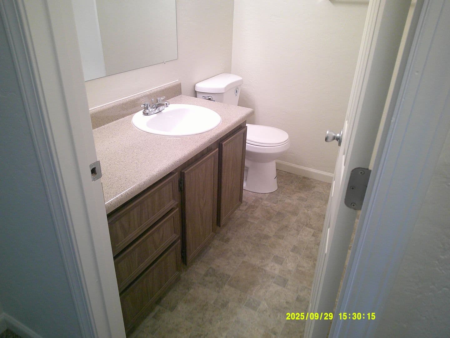 Salem Apartment: 1253 Royvonne Ave. SE